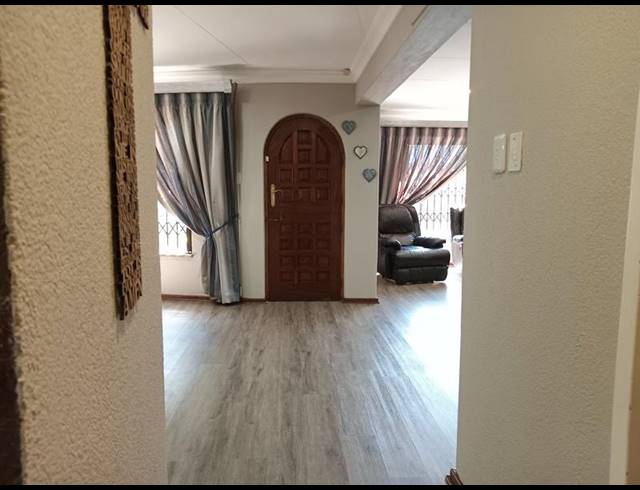 4 BEDROOM HOUSE FOR SALE IN GREENHILLS